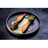 Wonderdays Premium Gift Box - Lunch for 2 at CE LA VI  Entrance Tickets for 2 at Sky Views Observatory - Unique gift for christmas, birthdays and any  - 4 miniature