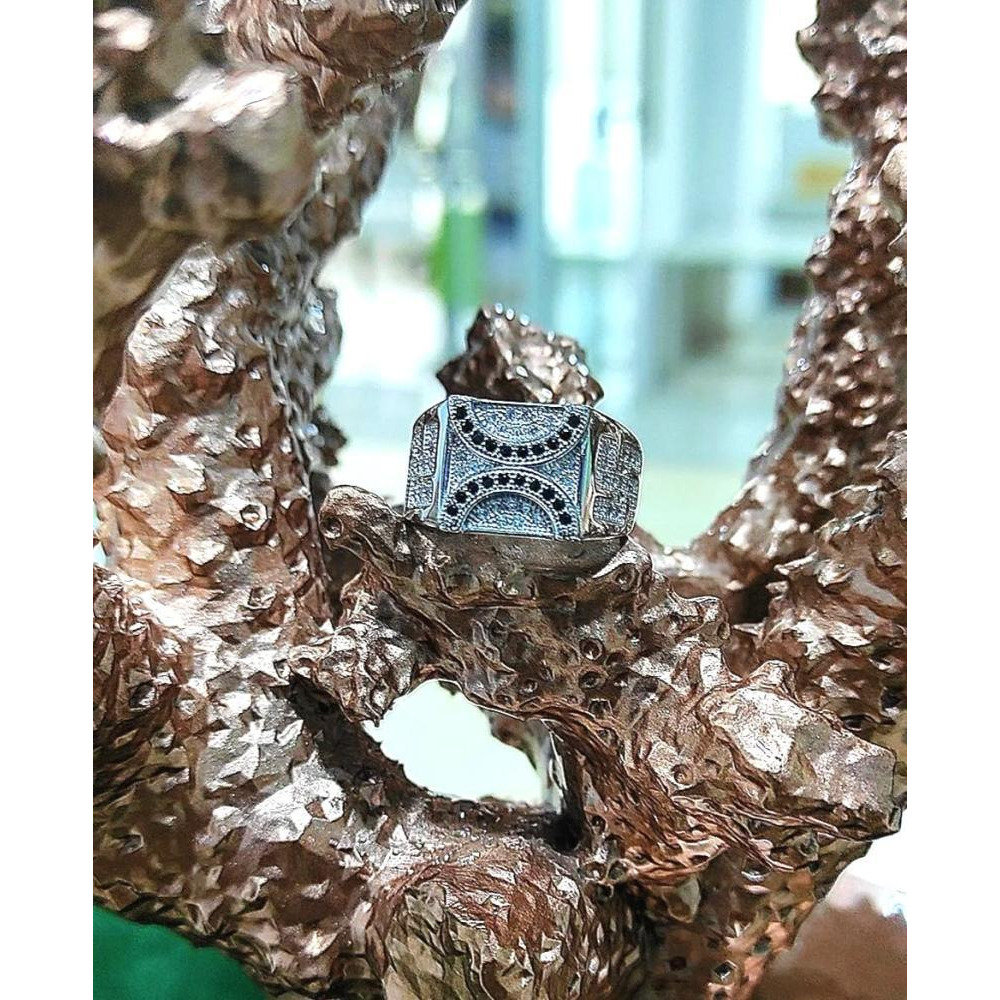 Fashionable and Beautiful 925 Silver Black Zircon Man Ring  - 2