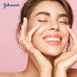 Johnson's Micellar Water, Fresh Hydration, Rose-Infused Cleansing Water, 400ml - 5 miniature