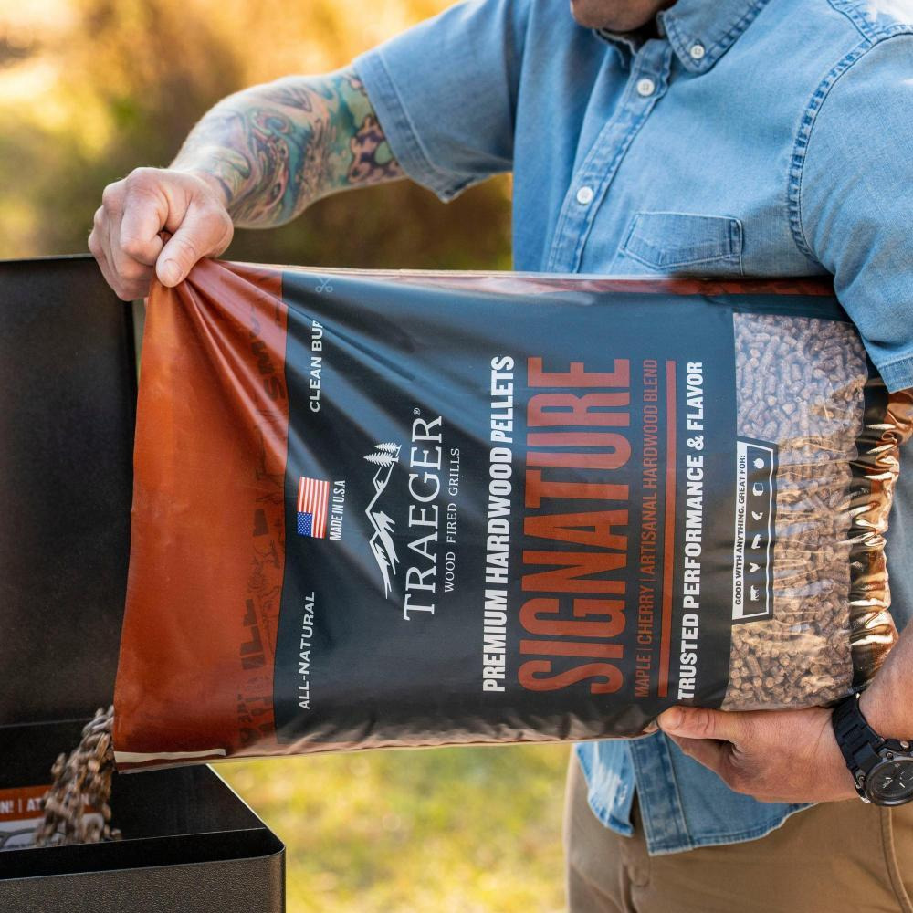 Traeger Signature Blend Wood Pellets 20Lb Bag - 6