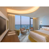 Wonderdays Premium Gift Box - One Night Hotel Stay for Two in a Beachfront Hotel - Unique gift for christmas, birthdays and any other occasion - 4 miniature