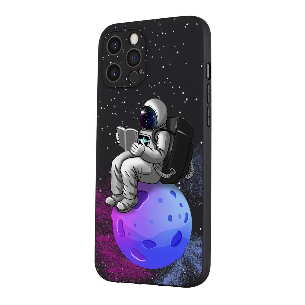 غطاء واقٍ لهاتف apple Iphone 12 PRO رائد فضاء يحمل كتابًا - 1
