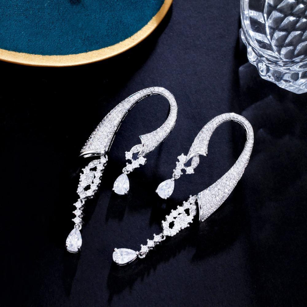 متناظرة الشكل غير النظامية المتدلية مهدب قطرة مكعب الزركون كريستال القرط - 4