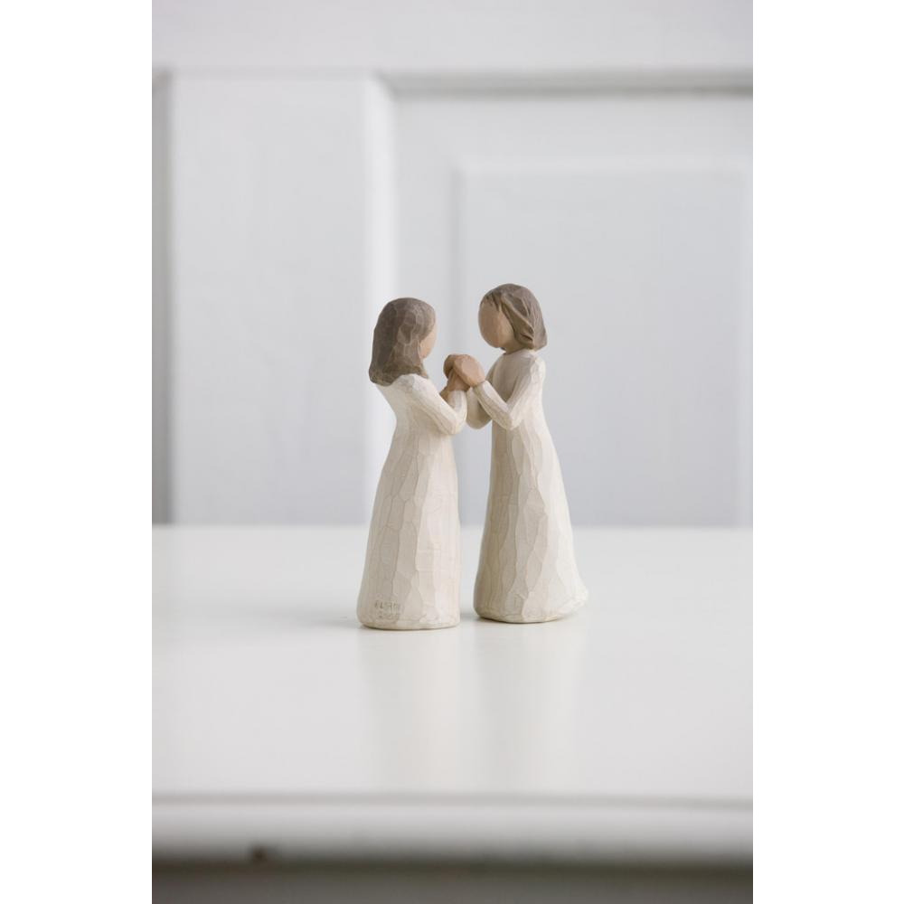 تمثال الأخوات قلبي - 1