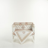 مجموعة مفروشات رويال كريم لحديثي الولادة
- 2 miniature