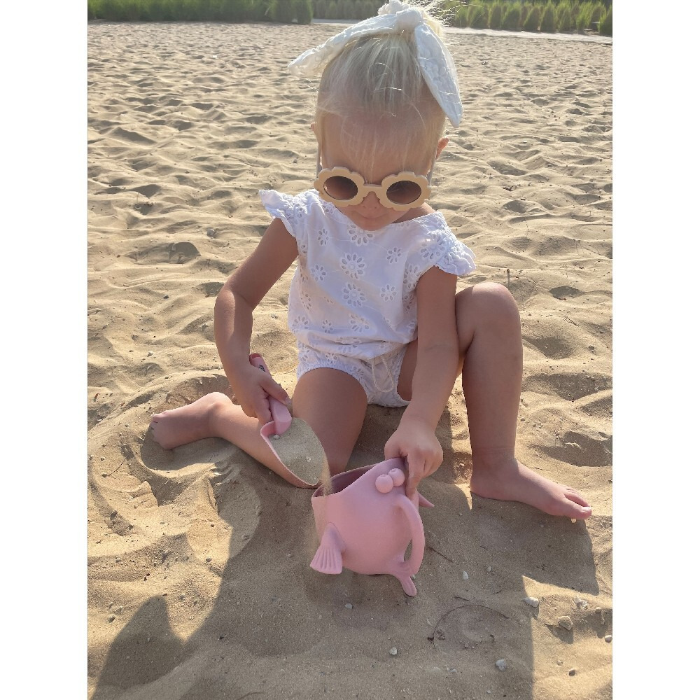 Scoops Scrunch Sand Play Tools, Dusty Rose - 5