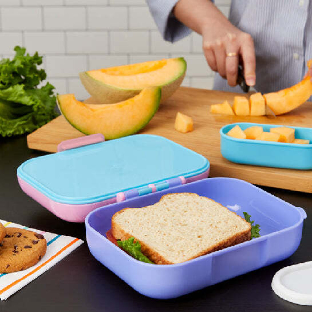Zoku Neat Bento Junior food container has one Modular Container with Lid and kid friendly latch for ease of use, Blue - 6